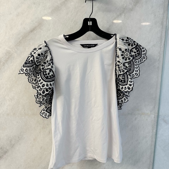 Veronica Beard Tops - Veronica Beard White Tee with Black Lace Sleeves